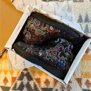 BAMBOO Black Multicolor Paisley Sneakers